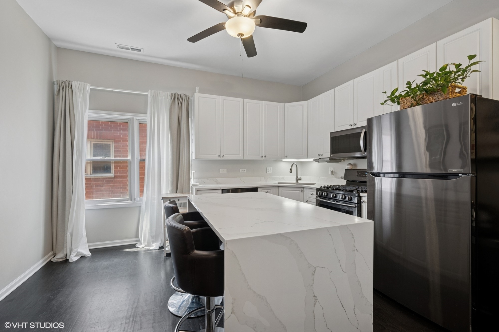 855 W Erie Street 113