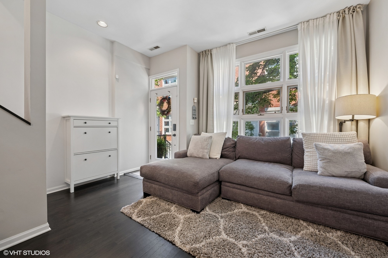 855 W Erie Street 113