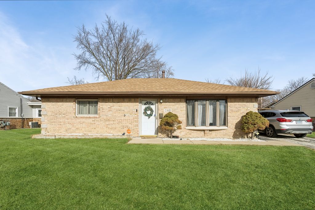 Photo for 240 Miami Street, Park Forest, IL 60466 (MLS # 12502129)