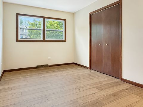 Tiny photo for 127 Hidden View Drive, Westmont, IL 60559 (MLS # 12463576)