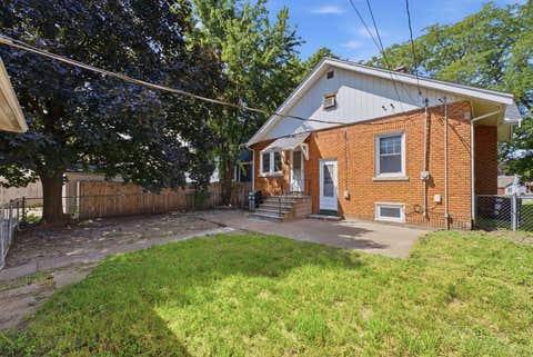 Tiny photo for 2325 Western Avenue, Davenport, IA 52803 (MLS # 12735745)