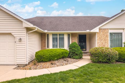 Tiny photo for 5 Downing Circle, Bloomington, IL 61704 (MLS # 12647699)