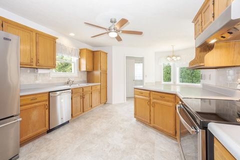 Tiny photo for 5 Downing Circle, Bloomington, IL 61704 (MLS # 12647699)