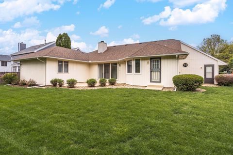 Tiny photo for 5 Downing Circle, Bloomington, IL 61704 (MLS # 12647699)