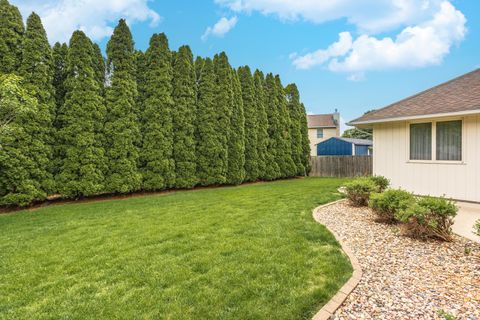 Tiny photo for 5 Downing Circle, Bloomington, IL 61704 (MLS # 12647699)