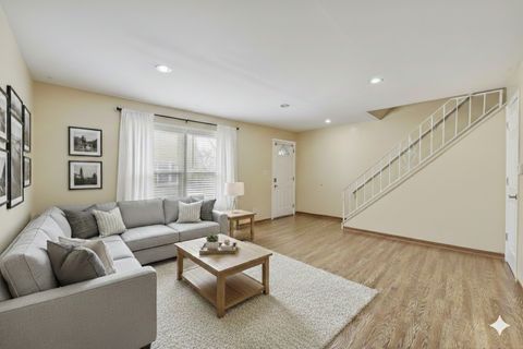 Tiny photo for 822 Colonial Drive #B, Wheeling, IL 60090 (MLS # 12564716)