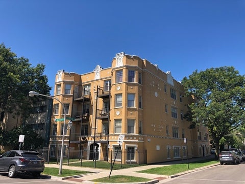 Photo of 2707 W Glenlake Avenue #3, Chicago, IL 60659 (MLS # 12773614)