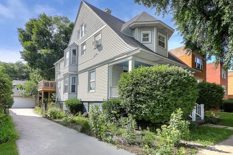 Tiny photo for 3420 Grove Avenue, Berwyn, IL 60402 (MLS # 12471362)