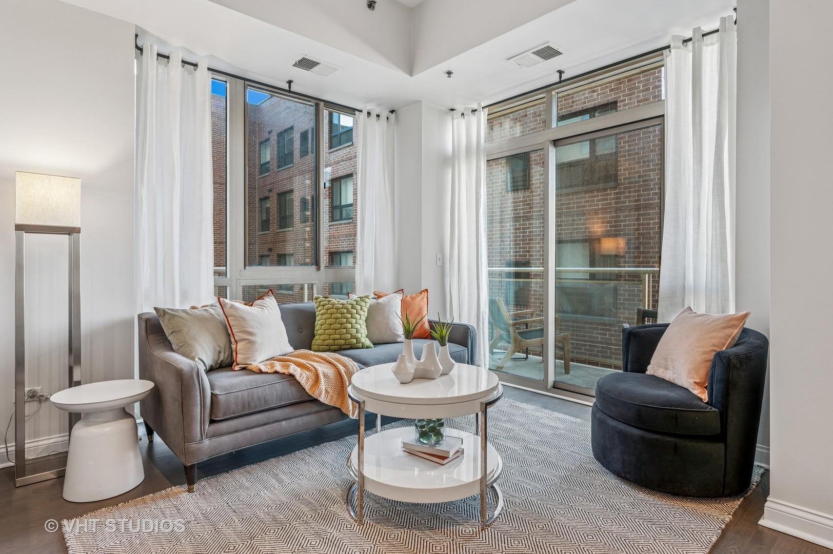 230 W DIVISION Street 608