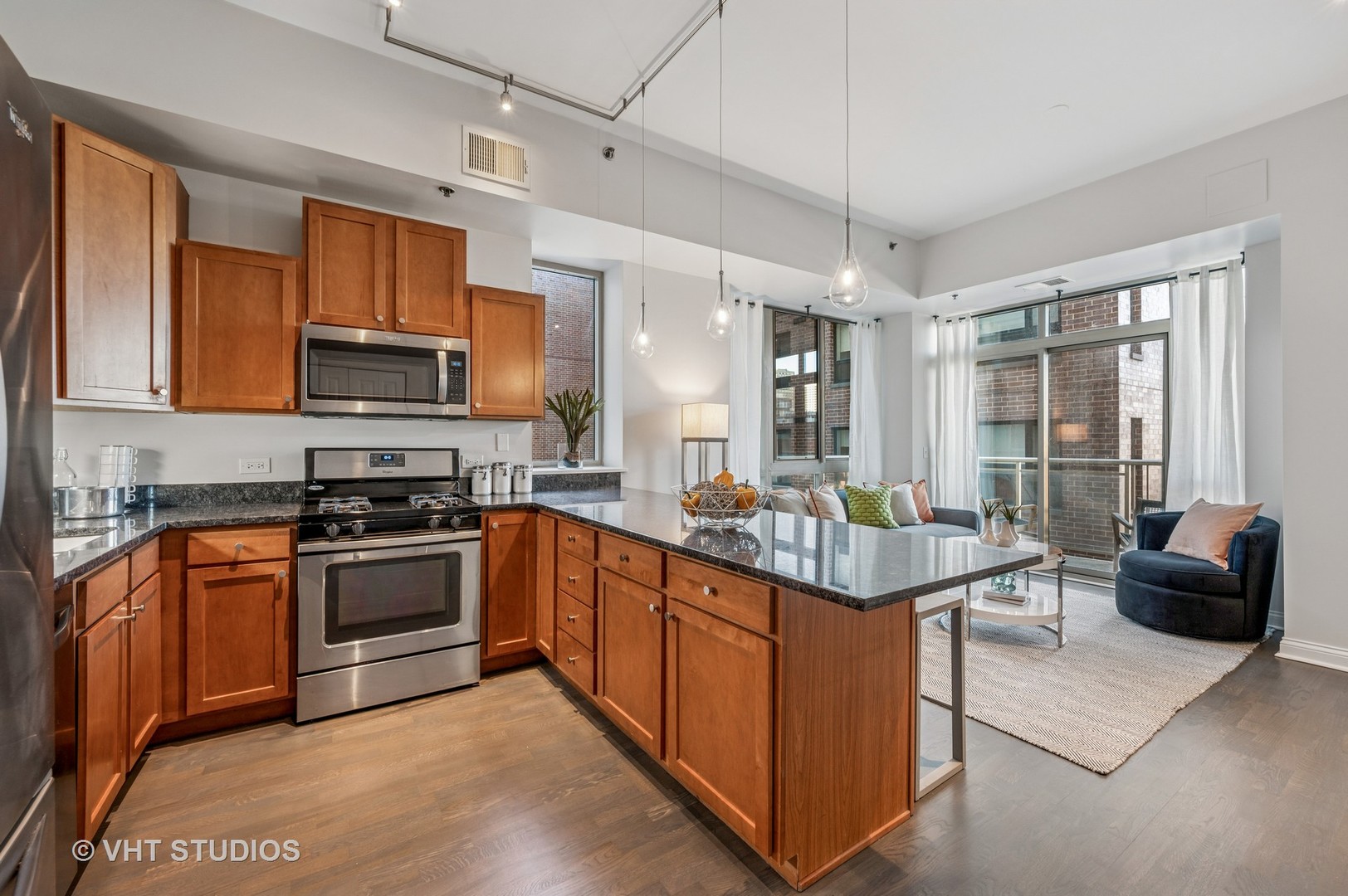 230 W DIVISION Street 608