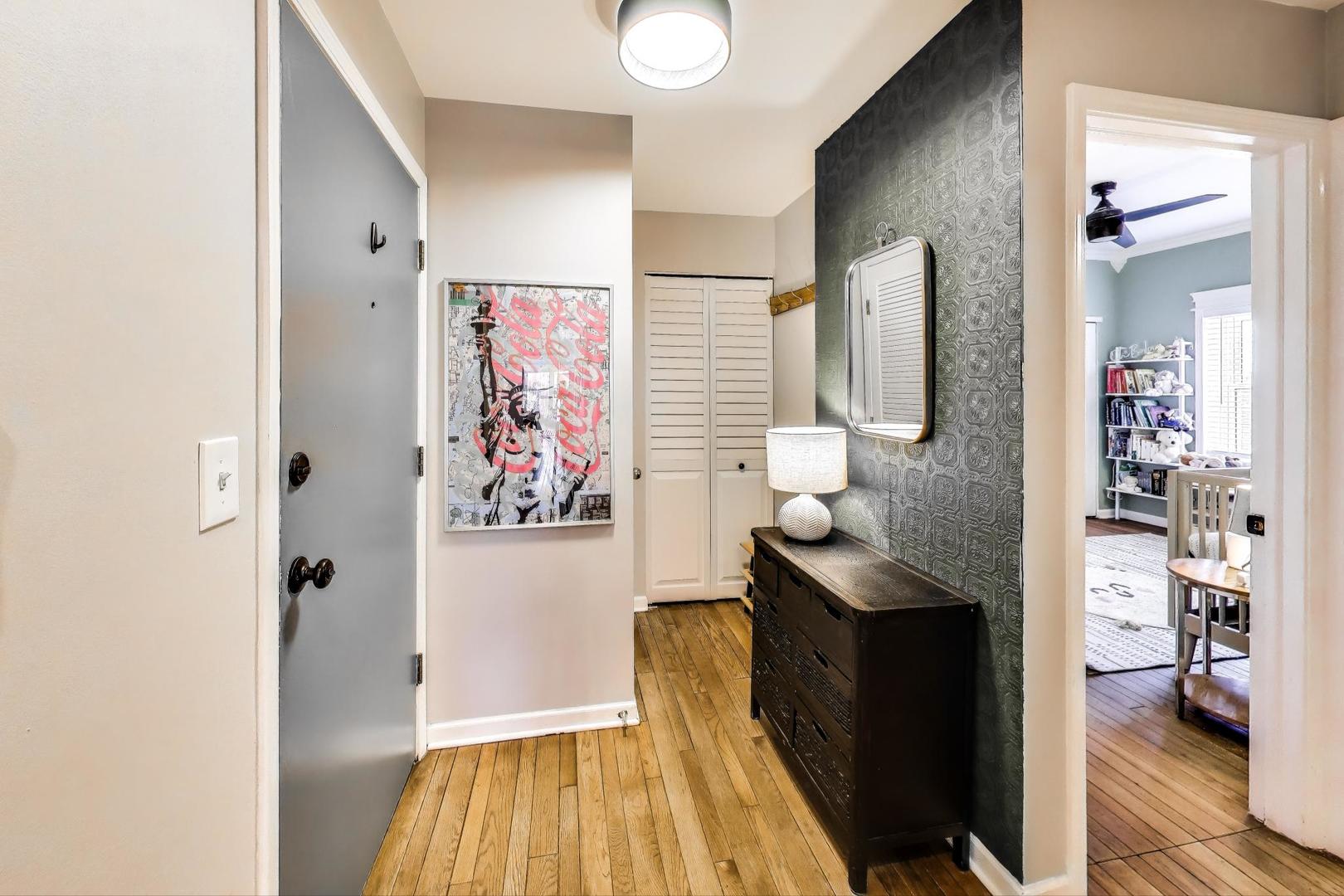 435 W SURF Street 4A