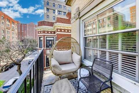 Tiny photo for 435 W SURF Street #4A, Chicago, IL 60657 (MLS # 12477516)