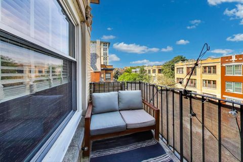 Tiny photo for 435 W SURF Street #4A, Chicago, IL 60657 (MLS # 12477516)