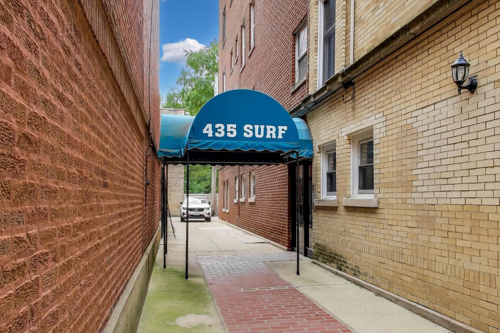 435 W SURF Street 4A