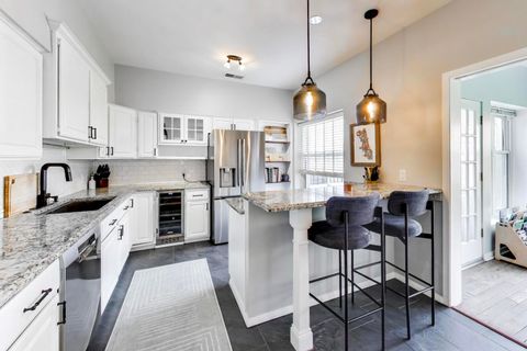 Tiny photo for 435 W SURF Street #4A, Chicago, IL 60657 (MLS # 12477516)