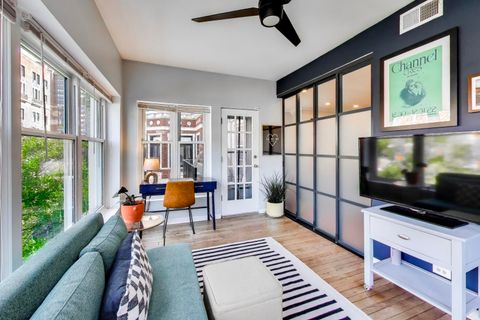 Tiny photo for 435 W SURF Street #4A, Chicago, IL 60657 (MLS # 12477516)