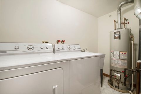 Tiny photo for 9510 S Kolmar Avenue #406, Oak Lawn, IL 60453 (MLS # 12492999)