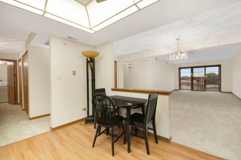 Tiny photo for 9510 S Kolmar Avenue #406, Oak Lawn, IL 60453 (MLS # 12492999)