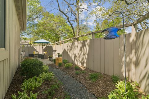 Tiny photo for 471 Old Barn Road, Lake Barrington, IL 60010 (MLS # 12582281)