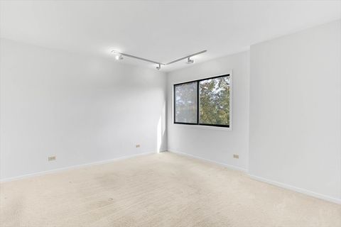 Tiny photo for 7131 N Caldwell Avenue #4S, Chicago, IL 60646 (MLS # 12528713)
