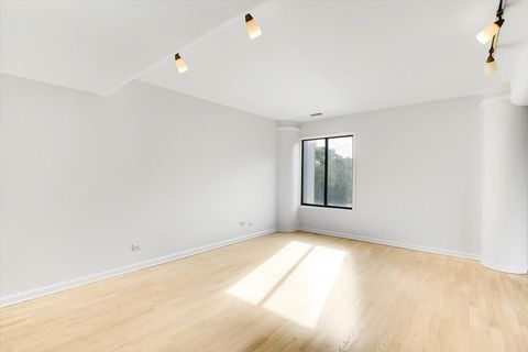 Tiny photo for 7131 N Caldwell Avenue #4S, Chicago, IL 60646 (MLS # 12528713)