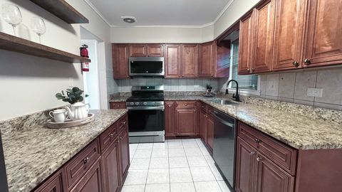 Tiny photo for 612 N Hillside Avenue, Hillside, IL 60162 (MLS # 12491979)