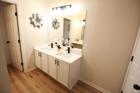 Tiny photo for 1542 Stoneridge Court, Yorkville, IL 60560 (MLS # 12480642)