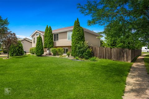 Tiny photo for 6911 Astoria Drive, Plainfield, IL 60586 (MLS # 12487794)