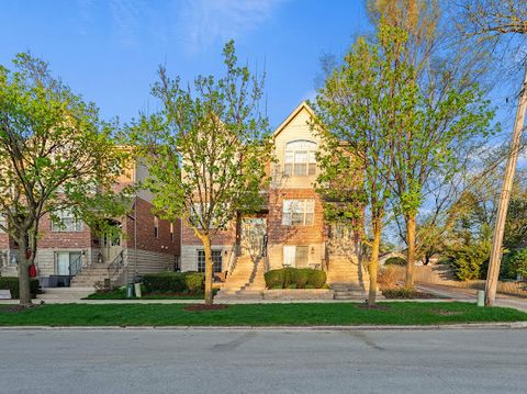 Tiny photo for 265 N WILMETTE Avenue, Westmont, IL 60559 (MLS # 12618293)