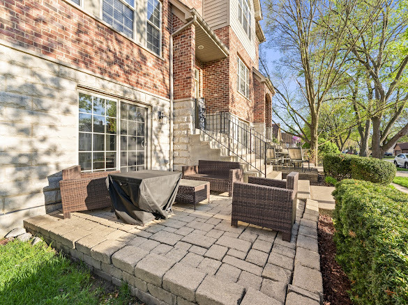 265 N WILMETTE Avenue