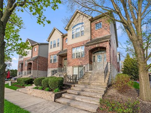 Photo of 265 N WILMETTE Avenue, Westmont, IL 60559 (MLS # 12618293)