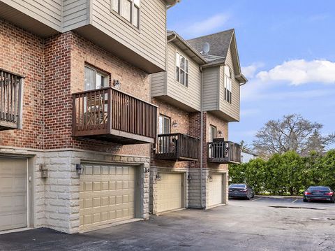 Tiny photo for 265 N WILMETTE Avenue, Westmont, IL 60559 (MLS # 12618293)