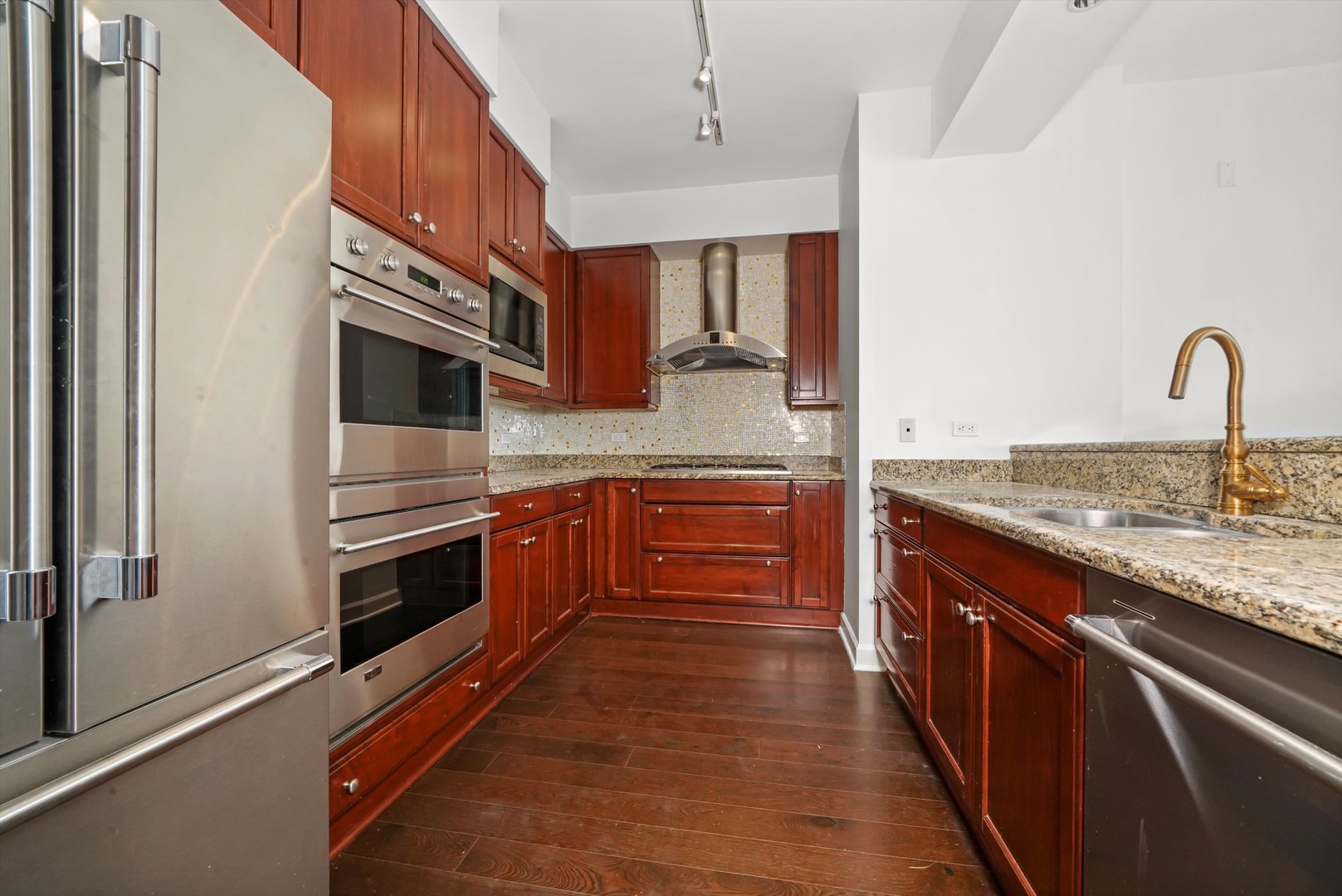 1201 S Prairie Avenue 1502