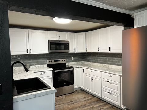 Tiny photo for 33 Westwood Drive, Mt Vernon, IL 62864 (MLS # 12594441)