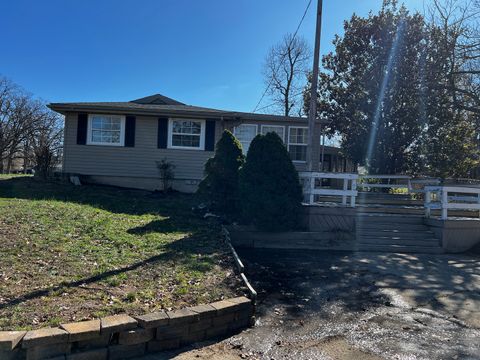 Tiny photo for 33 Westwood Drive, Mt Vernon, IL 62864 (MLS # 12594441)