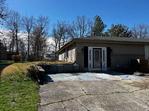 Tiny photo for 33 Westwood Drive, Mt Vernon, IL 62864 (MLS # 12594441)