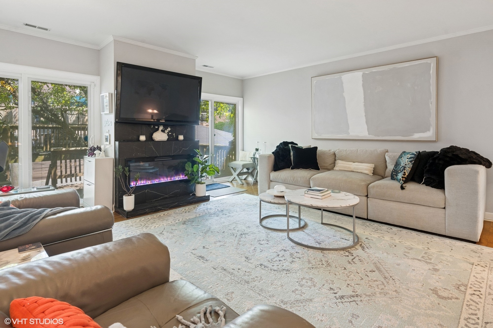 328 W Concord Place