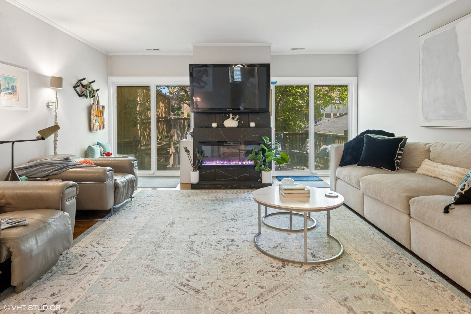 328 W Concord Place