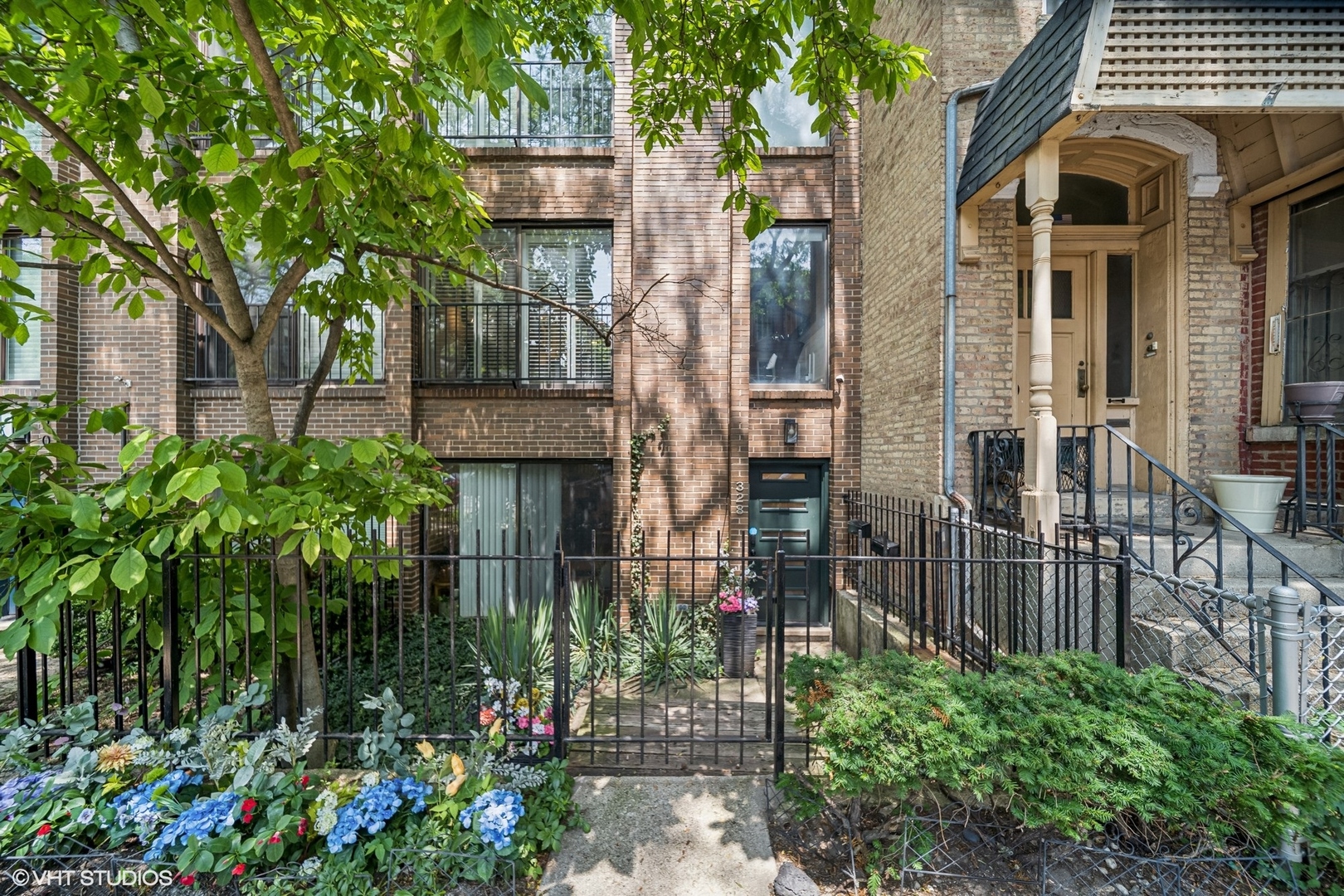 328 W Concord Place