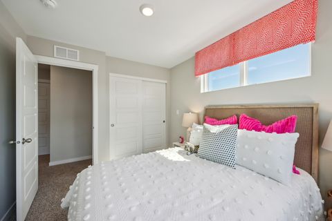 Tiny photo for 1175 lakepointe Drive, Schaumburg, IL 60173 (MLS # 12551059)