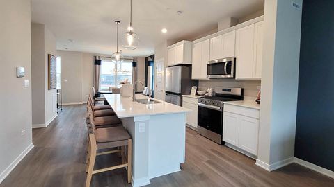 Tiny photo for 1175 lakepointe Drive, Schaumburg, IL 60173 (MLS # 12551059)