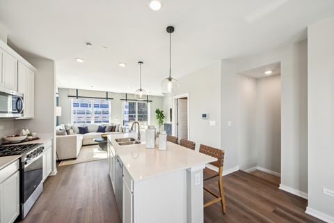 Tiny photo for 1175 lakepointe Drive, Schaumburg, IL 60173 (MLS # 12551059)