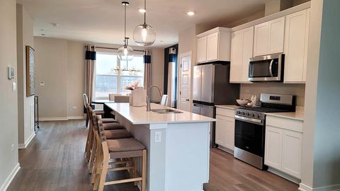 Tiny photo for 1175 lakepointe Drive, Schaumburg, IL 60173 (MLS # 12551059)