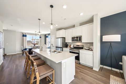 Tiny photo for 1175 lakepointe Drive, Schaumburg, IL 60173 (MLS # 12551059)