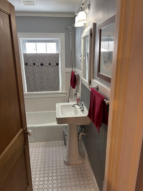 Tiny photo for 804 E Jefferson Street, Morris, IL 60450 (MLS # 12560257)