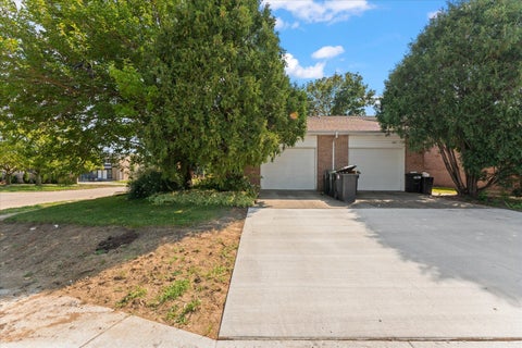 Tiny photo for 1319 E Harding Drive #A, Urbana, IL 61801 (MLS # 12750450)
