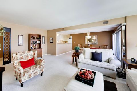 Tiny photo for 1535 Forest Avenue #402, River Forest, IL 60305 (MLS # 12613405)