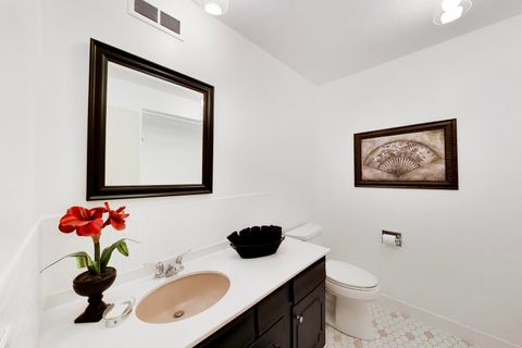 Tiny photo for 1535 Forest Avenue #402, River Forest, IL 60305 (MLS # 12613405)