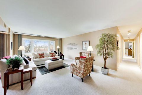 Tiny photo for 1535 Forest Avenue #402, River Forest, IL 60305 (MLS # 12613405)