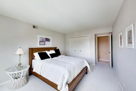 Tiny photo for 1535 Forest Avenue #402, River Forest, IL 60305 (MLS # 12613405)